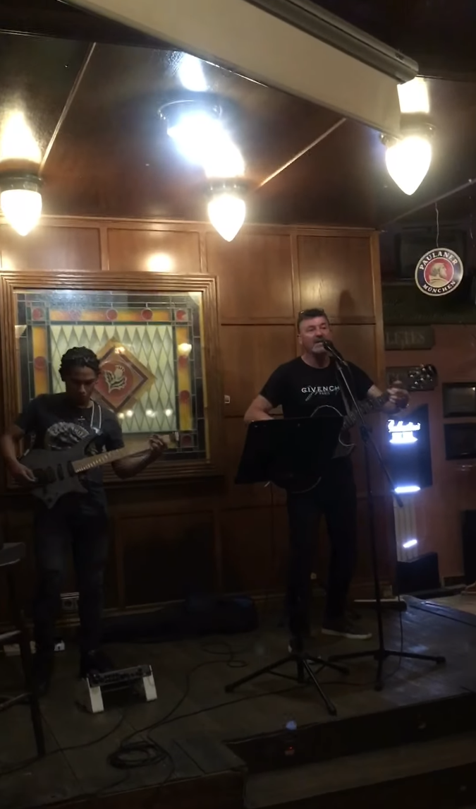 Juanra Vicente ilumina la noche tudelana con sabor a mestizaje